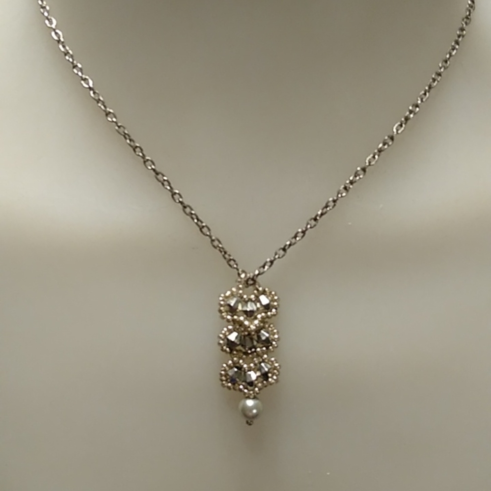 SILVERTONE BEAD NECKLACE
